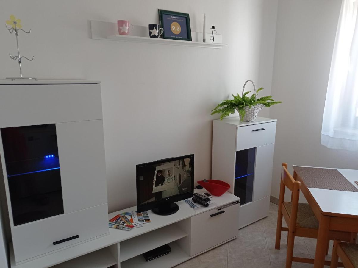 "Sunny" - Studio Apartment Pola Esterno foto